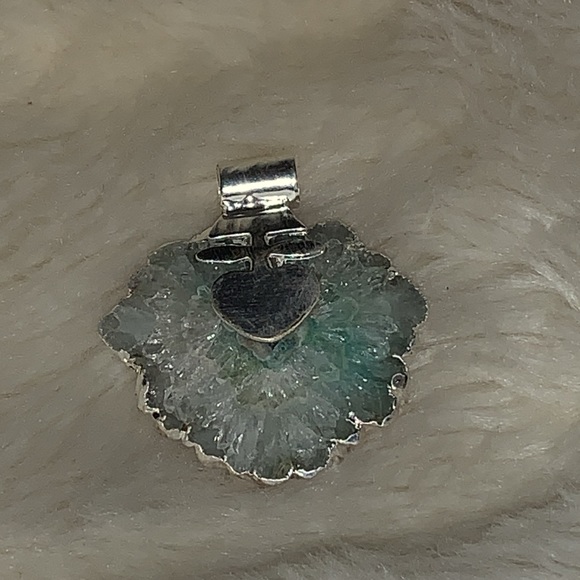 Mint green crystal Druzy pendant - Picture 8 of 11
